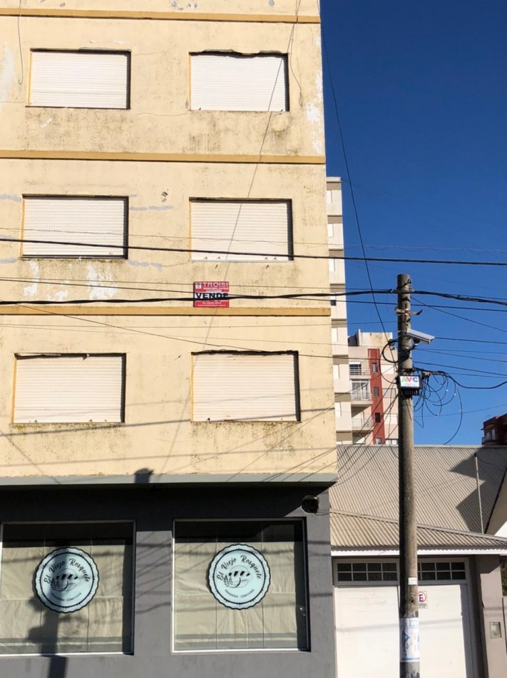 Depto. 2 ambientes - Costanera N°863 e/ 35 y 36 - V48