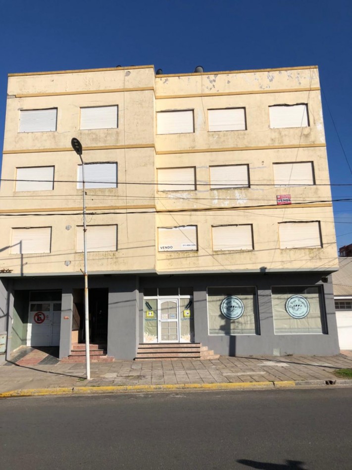 Depto. 2 ambientes - Costanera N°863 e/ 35 y 36 - V48