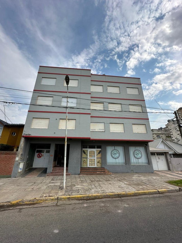 Depto. 2 ambientes - Av. Costanera N°863 e/ 35 y 36 - V88