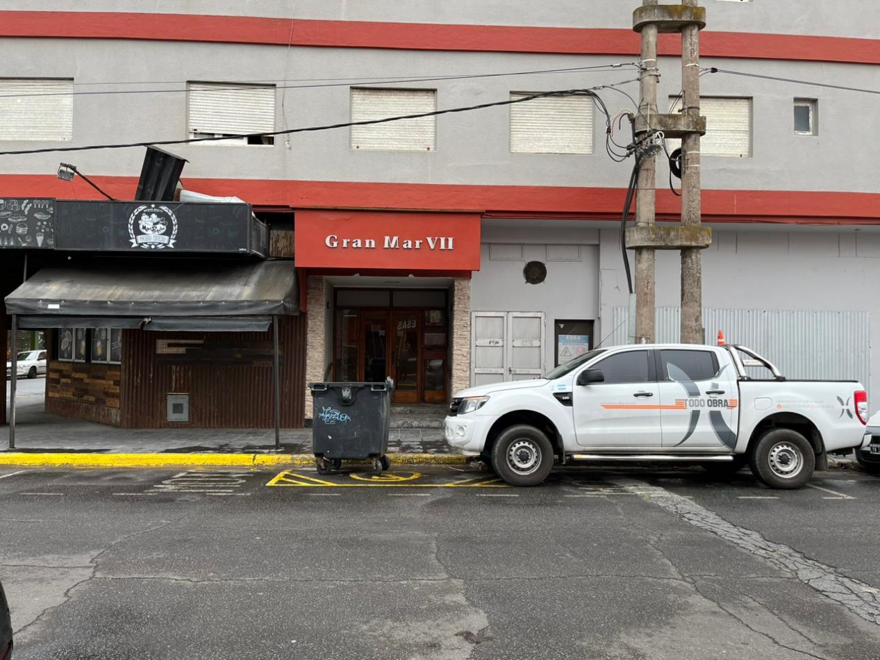 Depto. 1 ambiente - Calle 33 e/2 y Av. Costanera - V7