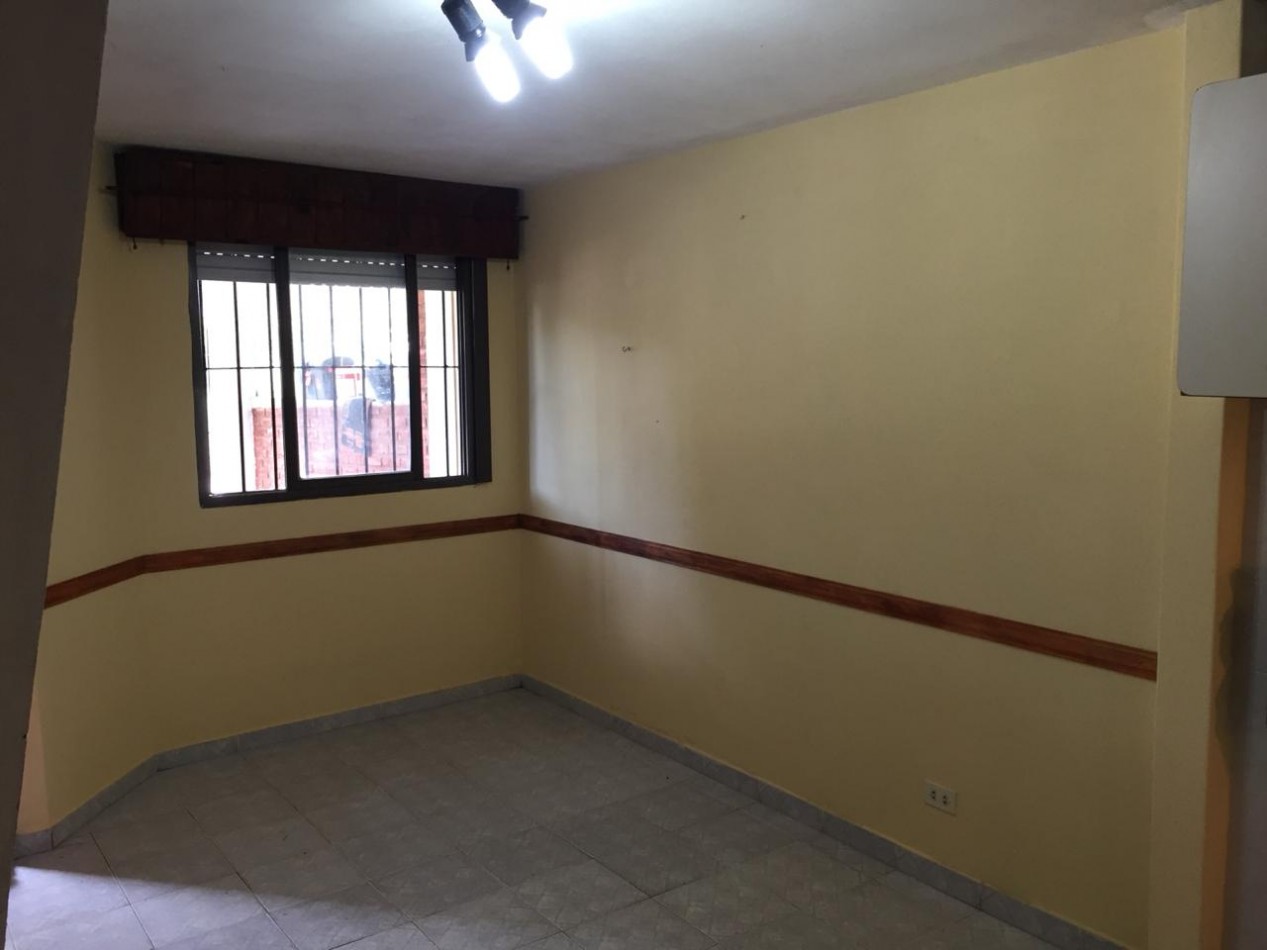 Duplex 3 ambientes - Calle 6 N°2235 e/ 49 y 50 - V47