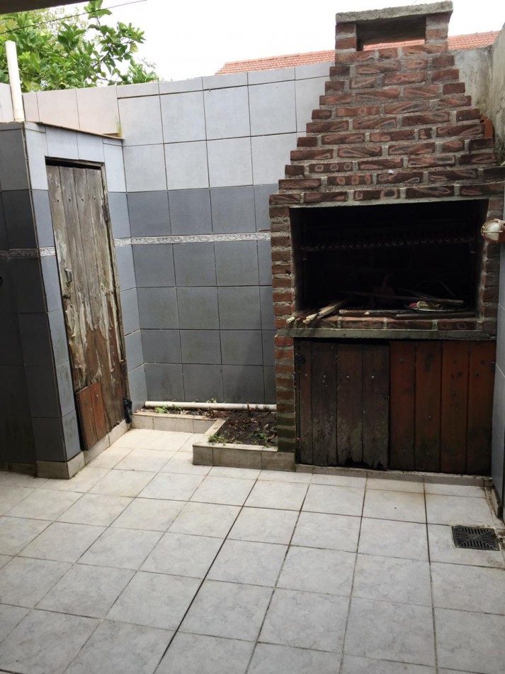Duplex 3 ambientes - Calle 6 N°2235 e/ 49 y 50 - V47