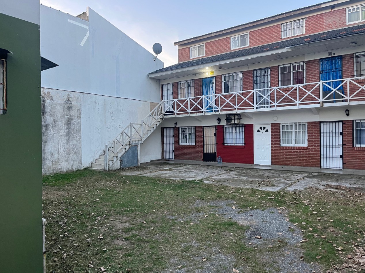 Duplex 3 ambientes - Calle 44 N°167 e/ 1 y 2 - V13