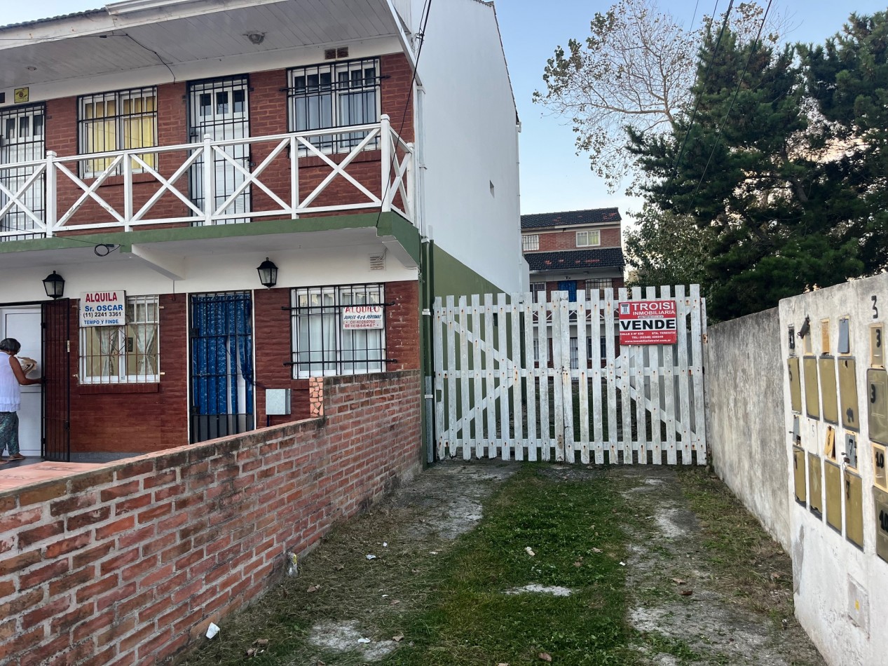 Duplex 3 ambientes - Calle 44 N°167 e/ 1 y 2 - V13
