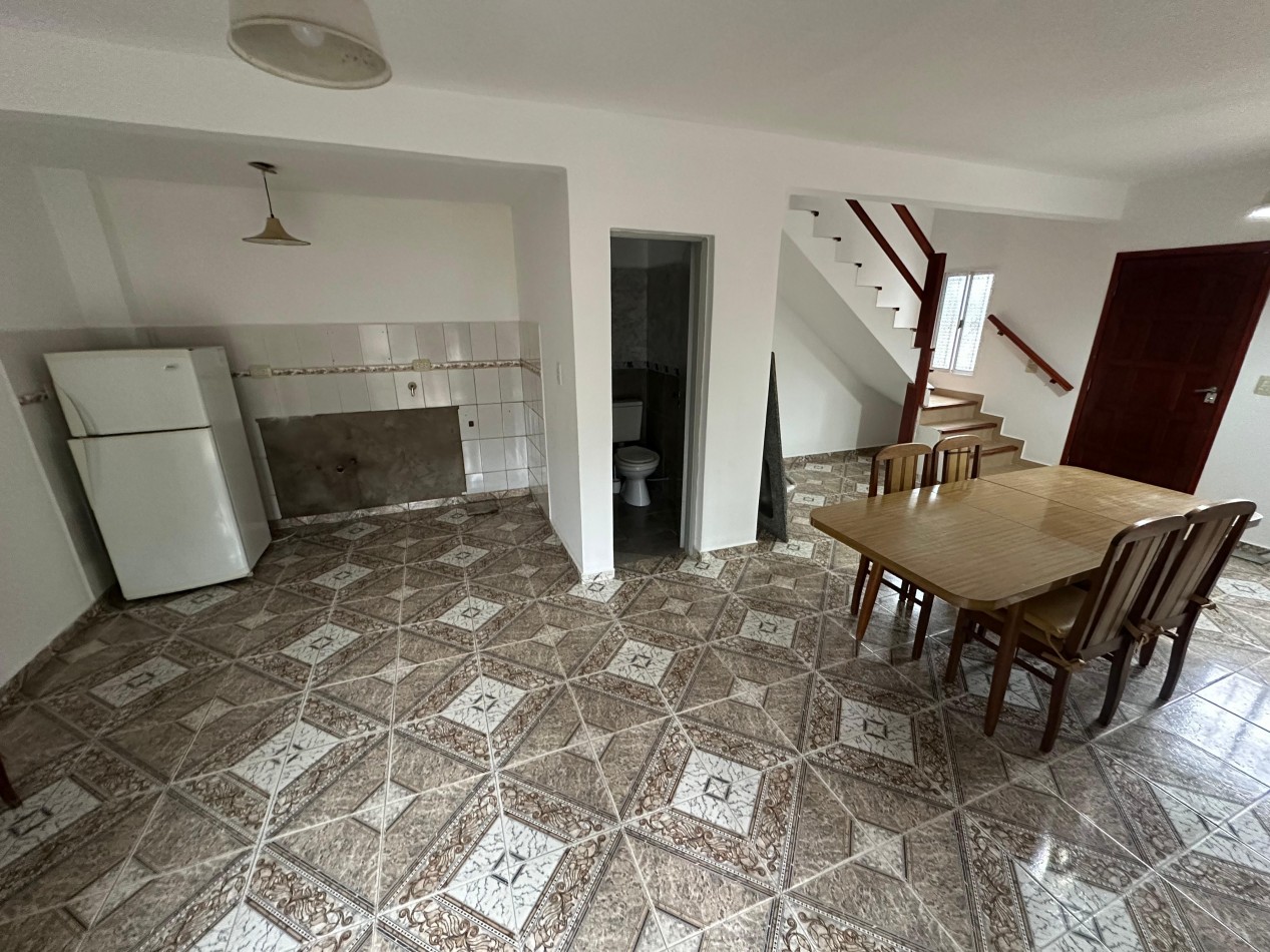 Duplex 3 ambientes - Calle 49 e/ 5 y 6 - V3A