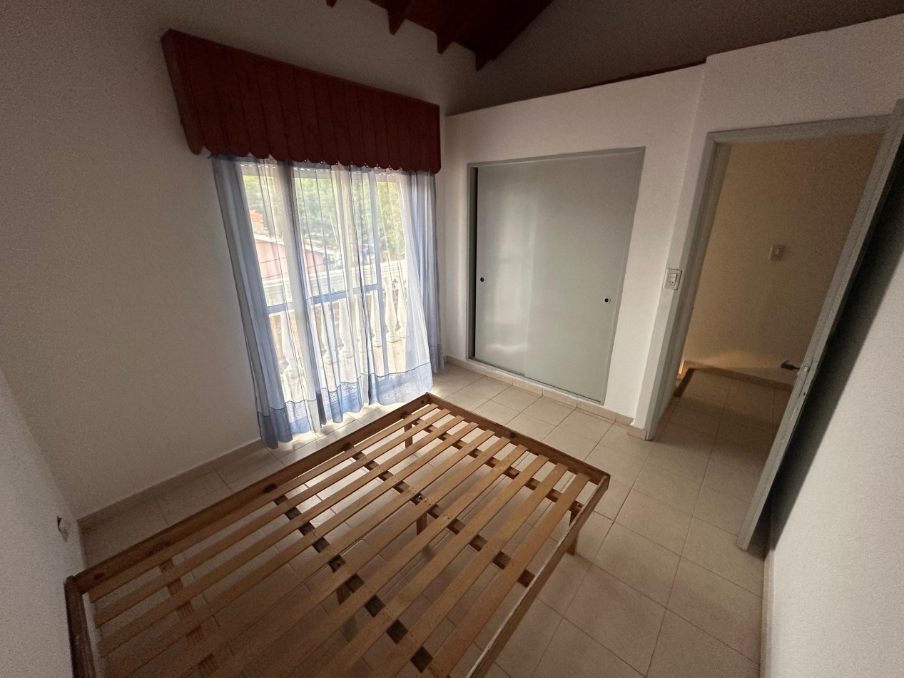 Duplex 3 ambientes - Calle 49 e/ 5 y 6 - V3B