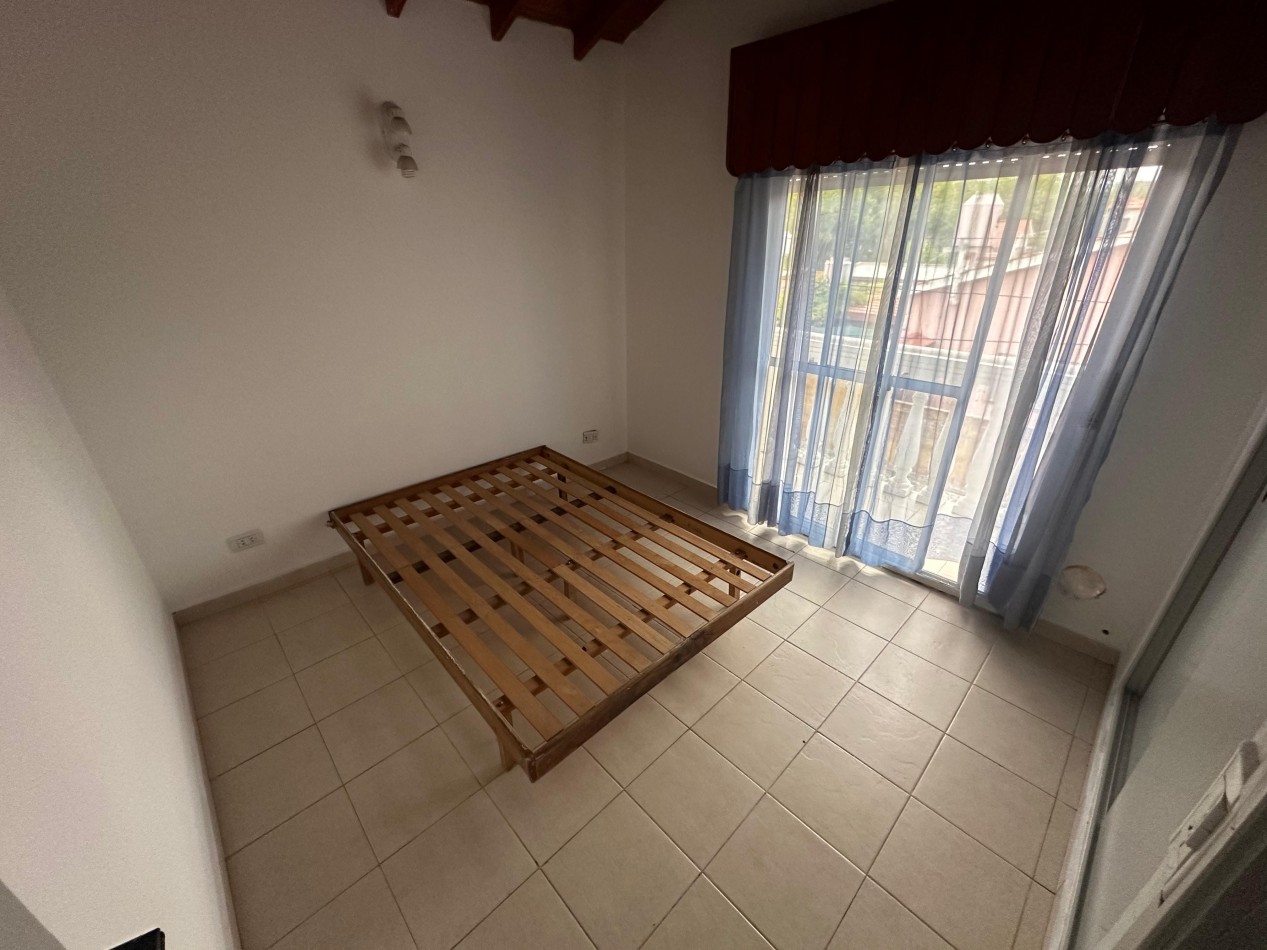 Duplex 3 ambientes - Calle 49 e/ 5 y 6 - V3B