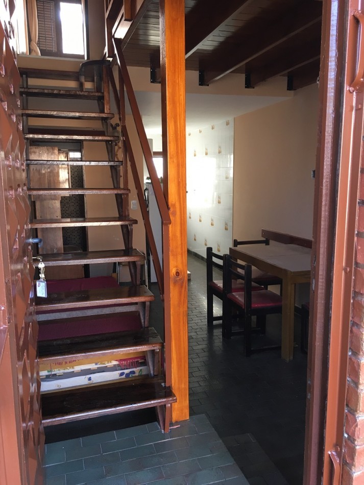 Duplex 3 ambientes - Calle 33 N°661 e/ 6 y 7 - V29