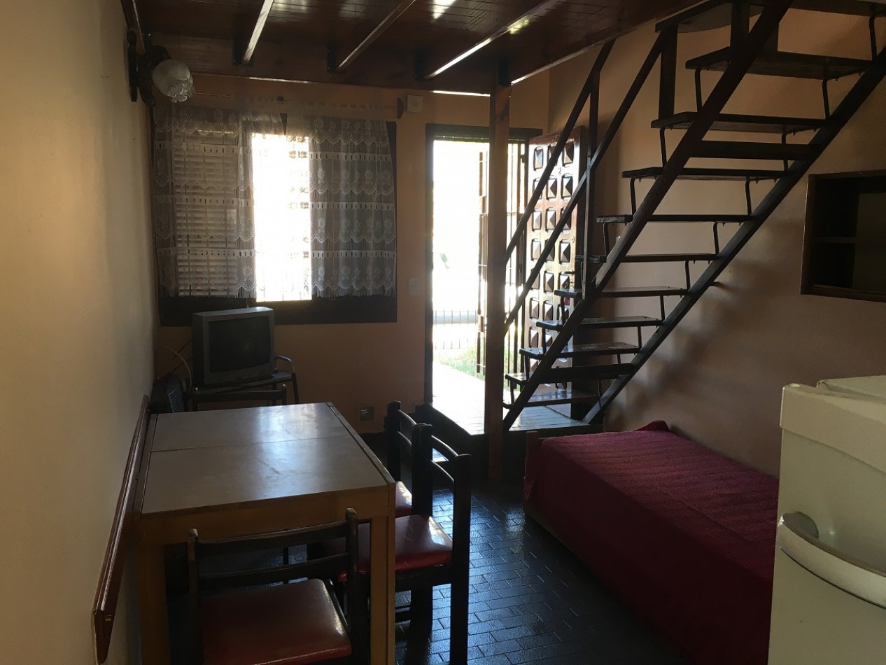 Duplex 3 ambientes - Calle 33 N°661 e/ 6 y 7 - V29
