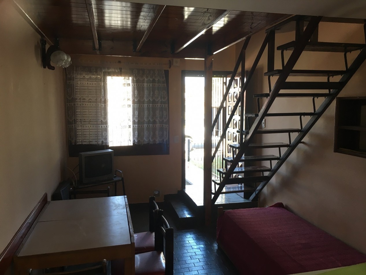 Duplex 3 ambientes - Calle 33 N°661 e/ 6 y 7 - V29