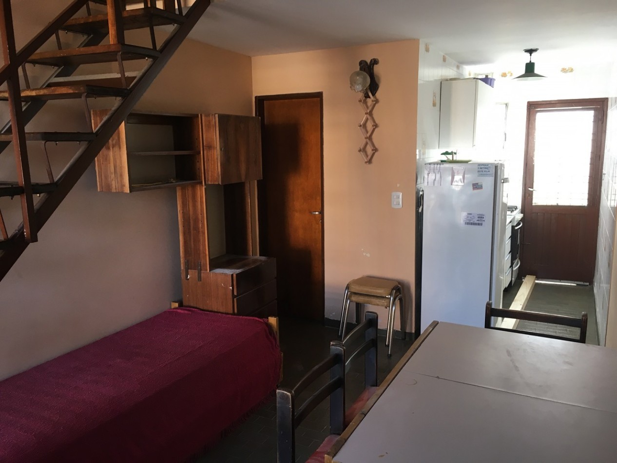 Duplex 3 ambientes - Calle 33 N°661 e/ 6 y 7 - V29