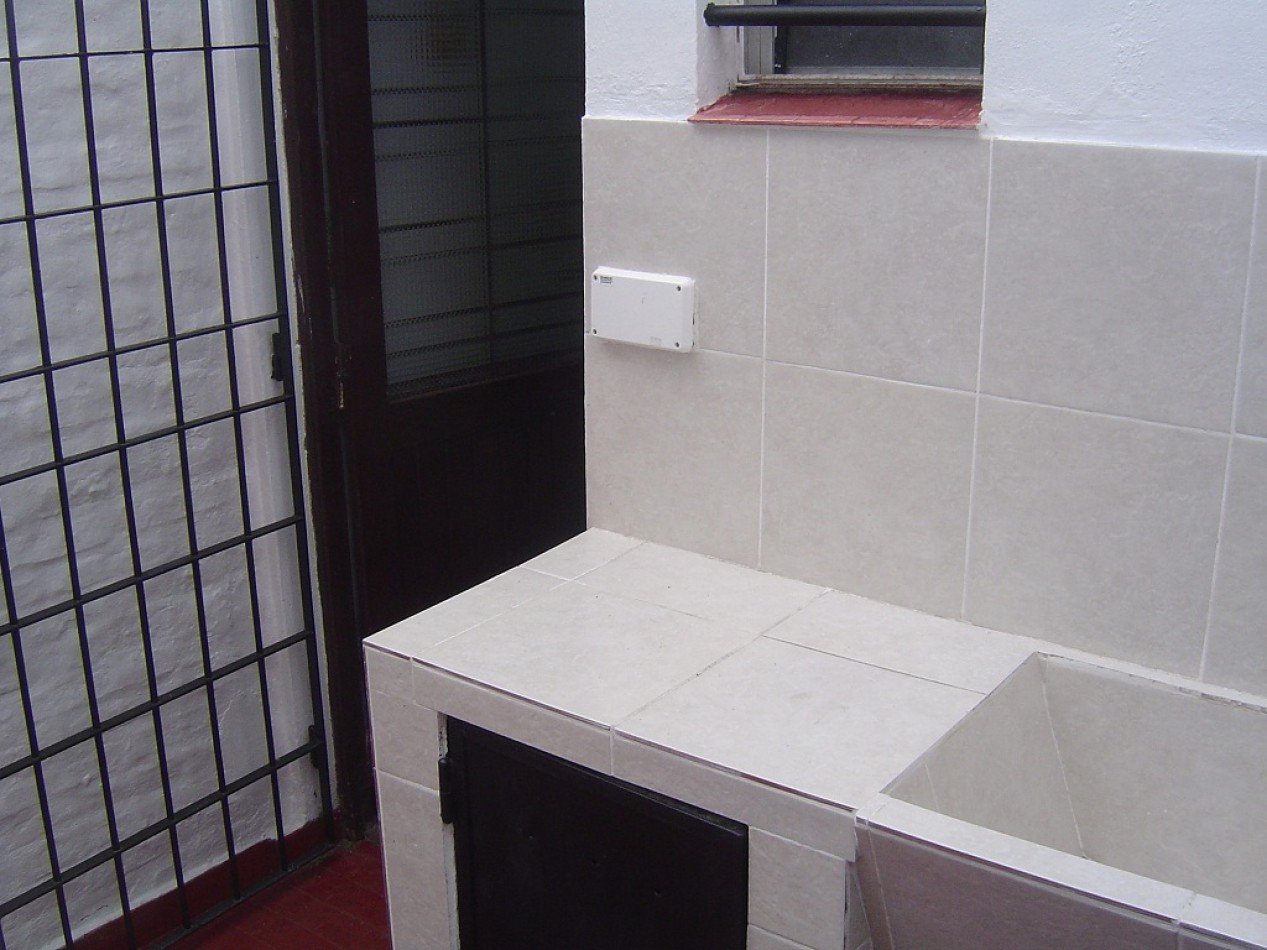 Duplex 3 ambientes - Calle 33 N°661 e/ 6 y 7 - V29