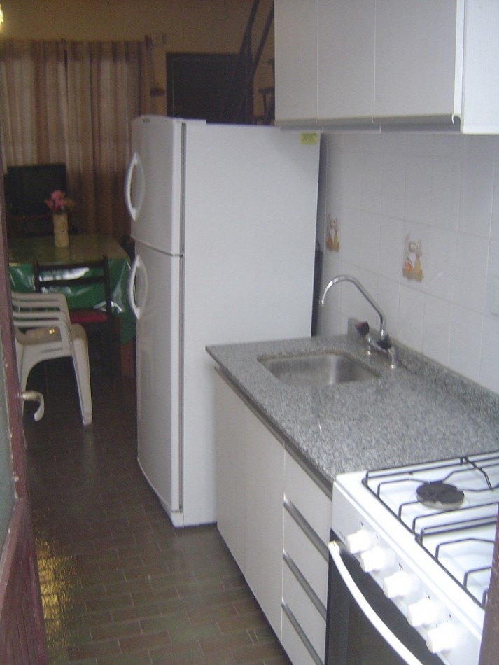 Duplex 3 ambientes - Calle 33 N°661 e/ 6 y 7 - V29