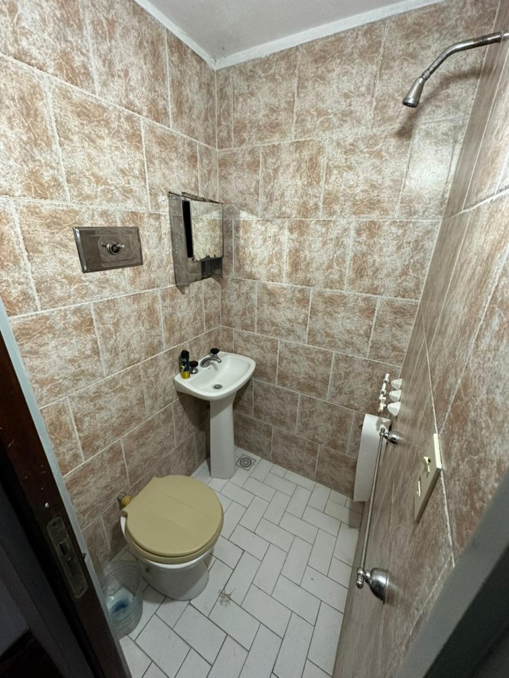 Chalet 4 ambientes - Calle 5 e/ 47 y 48 - V36