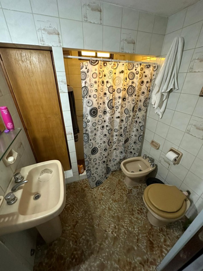 Chalet 4 ambientes - Calle 5 e/ 47 y 48 - V36