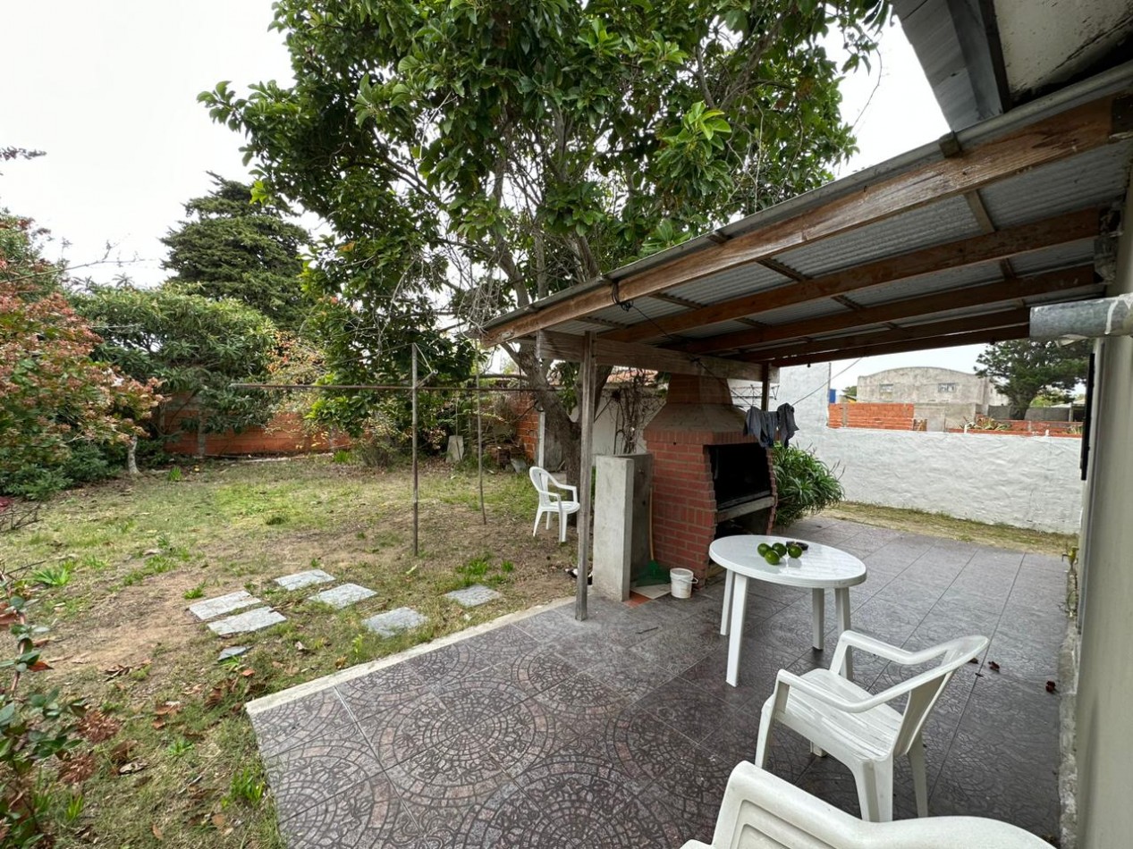 Chalet 4 ambientes - Calle 5 e/ 47 y 48 - V36
