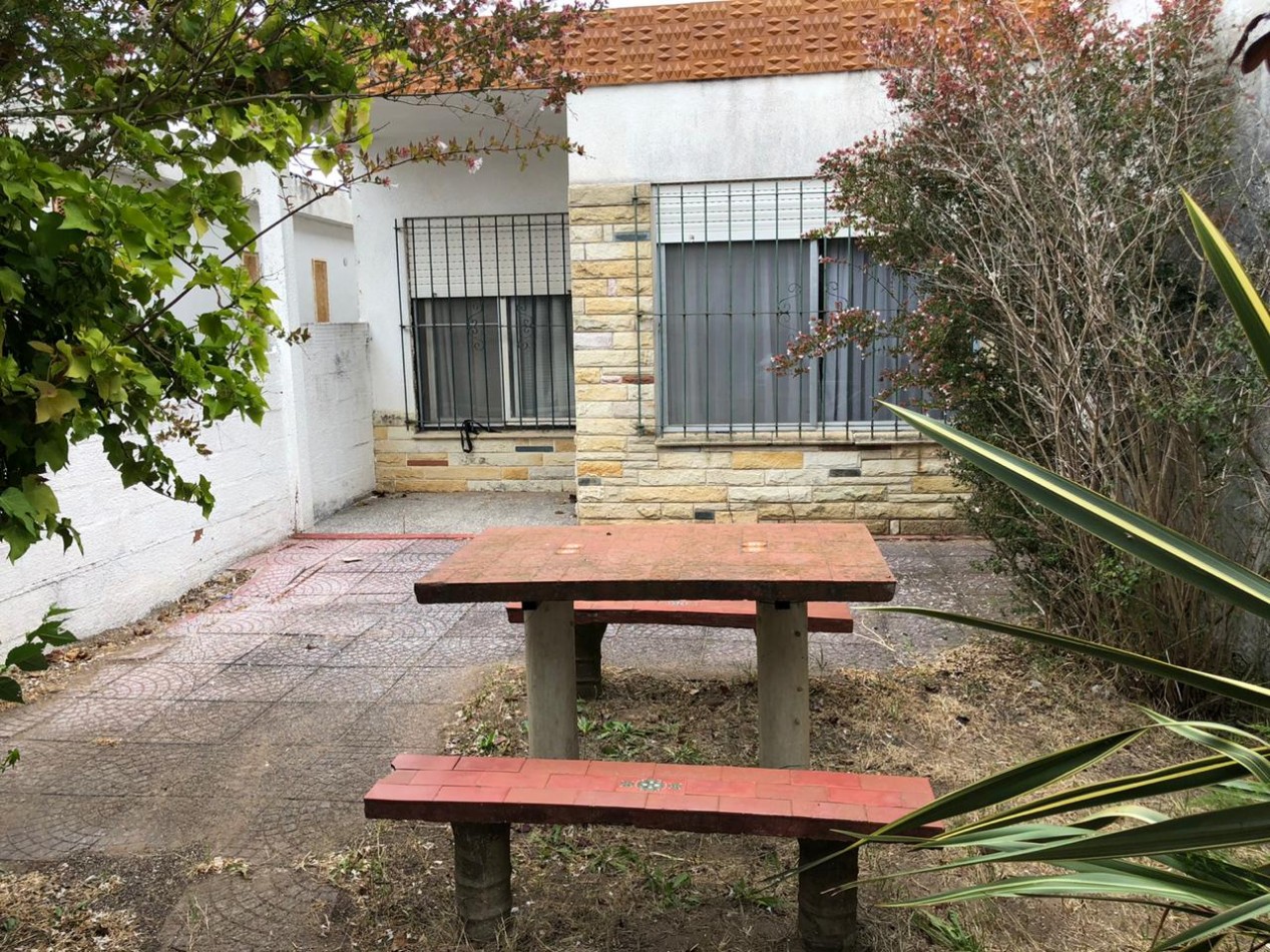 Chalet 3 ambientes - Calle 28 N°680 e/ 6 y 7 - V38