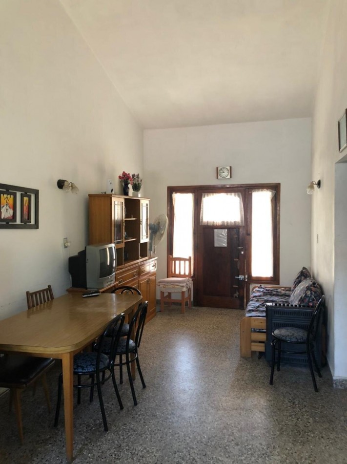Chalet 3 ambientes - Calle 35 N°736 e/ 7 y 8 - V42