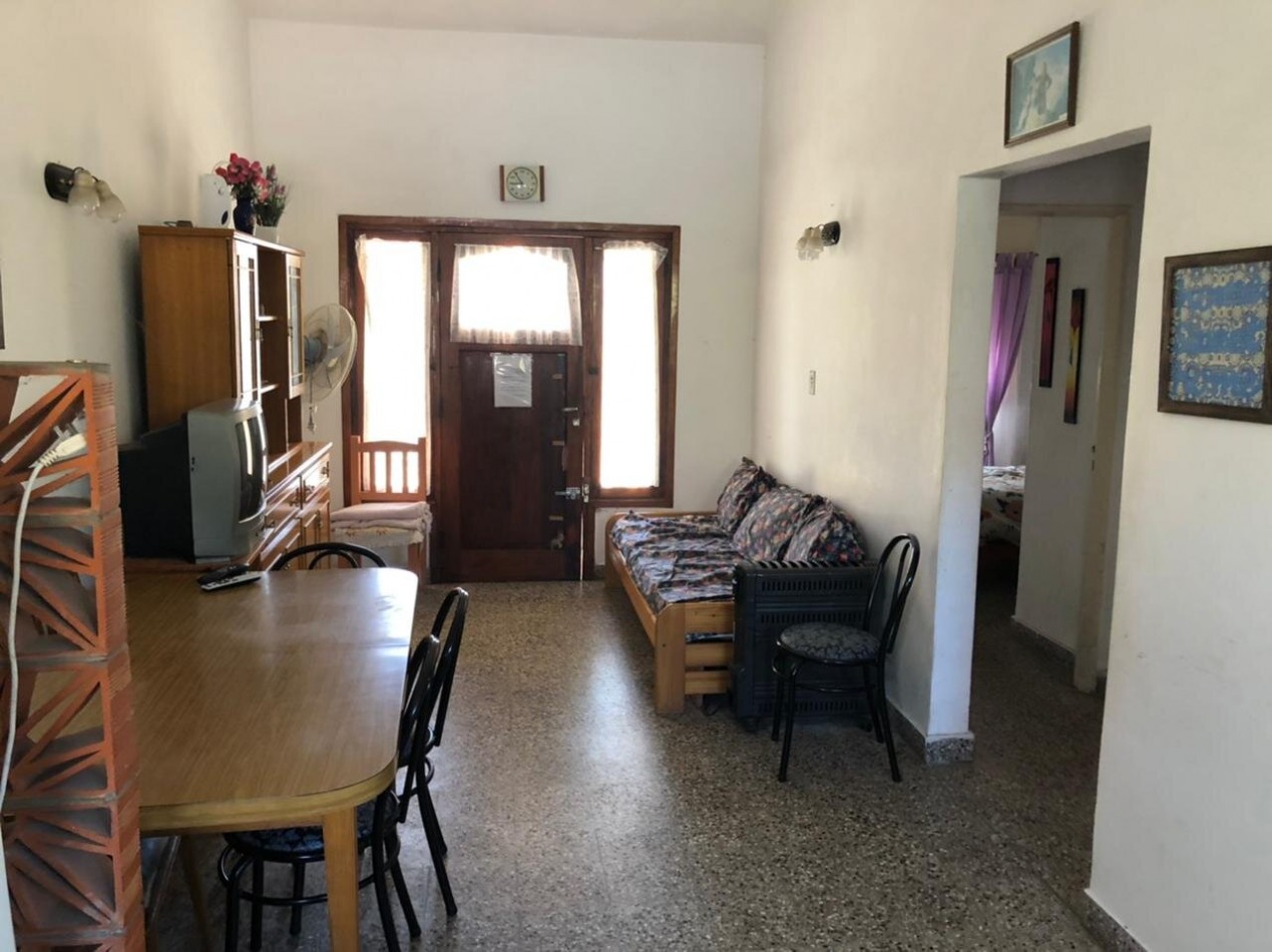 Chalet 3 ambientes - Calle 35 N°736 e/ 7 y 8 - V42