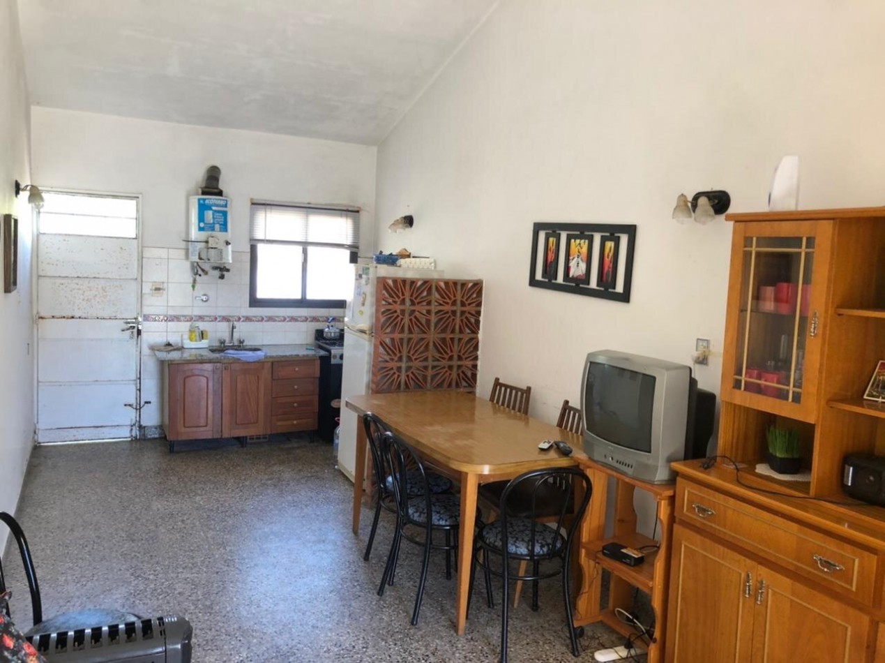 Chalet 3 ambientes - Calle 35 N°736 e/ 7 y 8 - V42