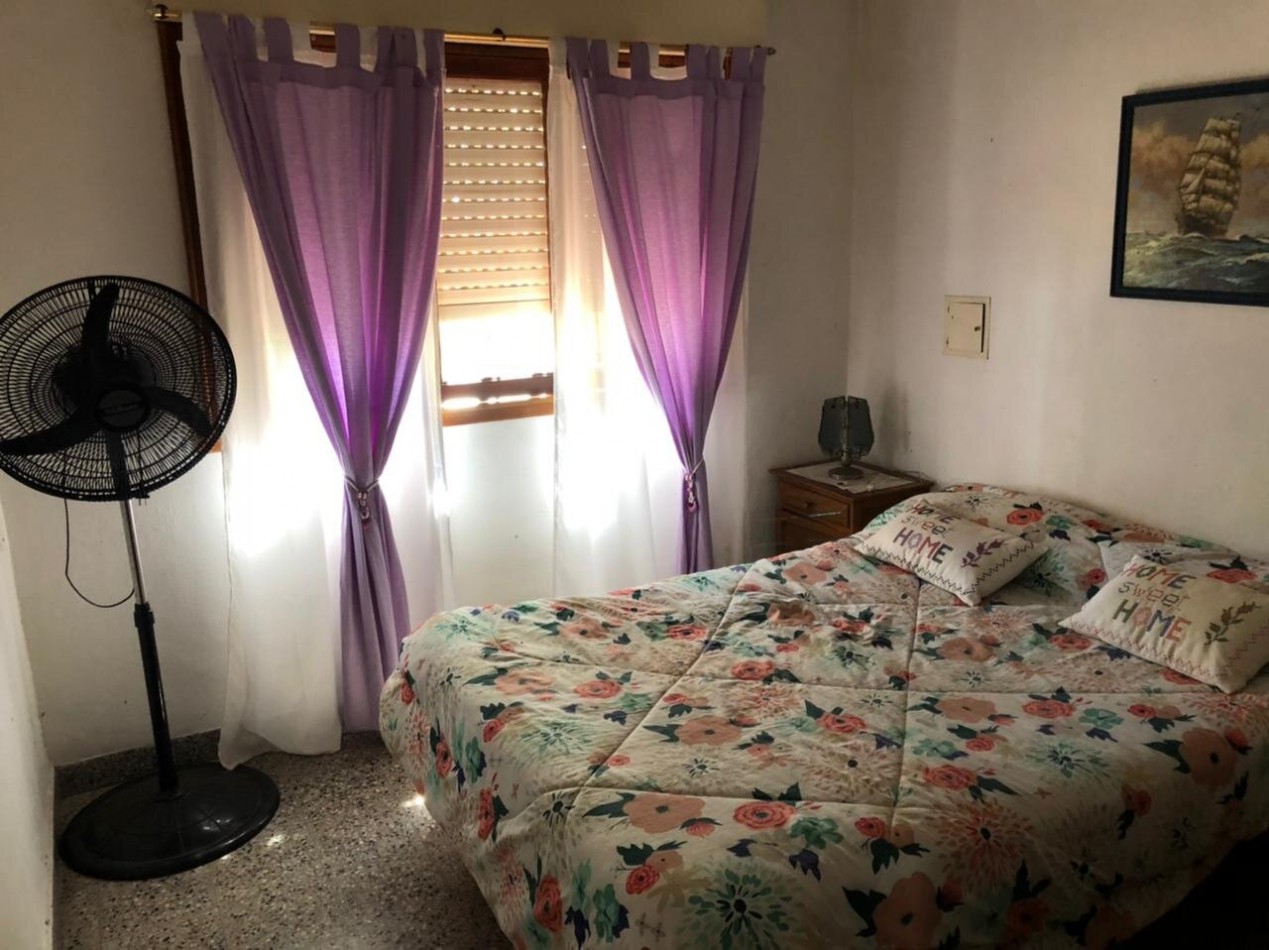 Chalet 3 ambientes - Calle 35 N°736 e/ 7 y 8 - V42