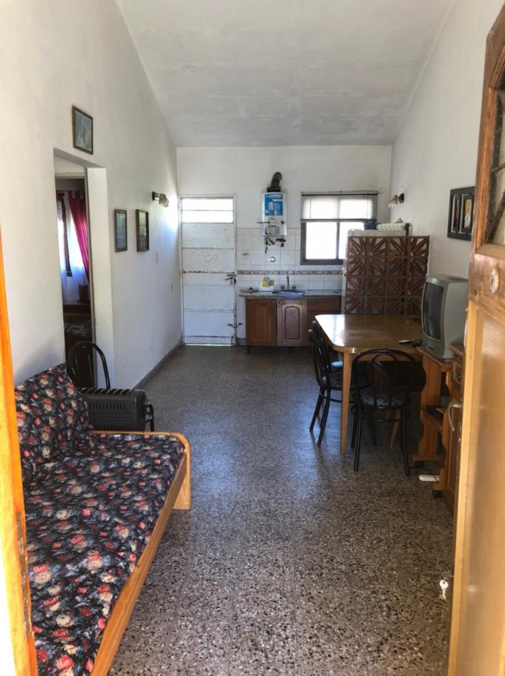 Chalet 3 ambientes - Calle 35 N°736 e/ 7 y 8 - V42
