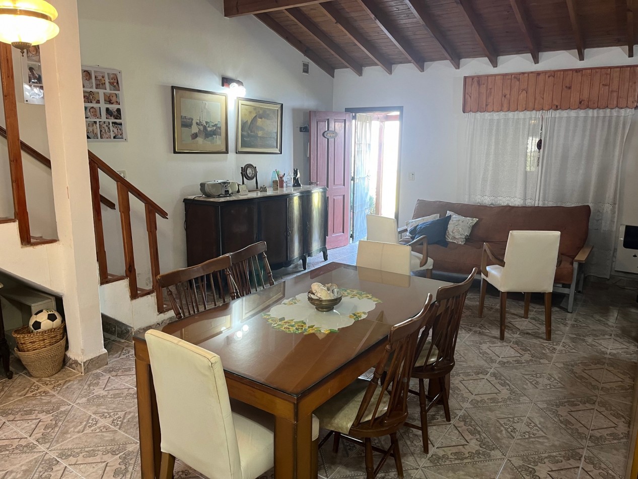Chalet 4 ambientes - Calle 6 N°2048 e/ 47 y 48 - V5