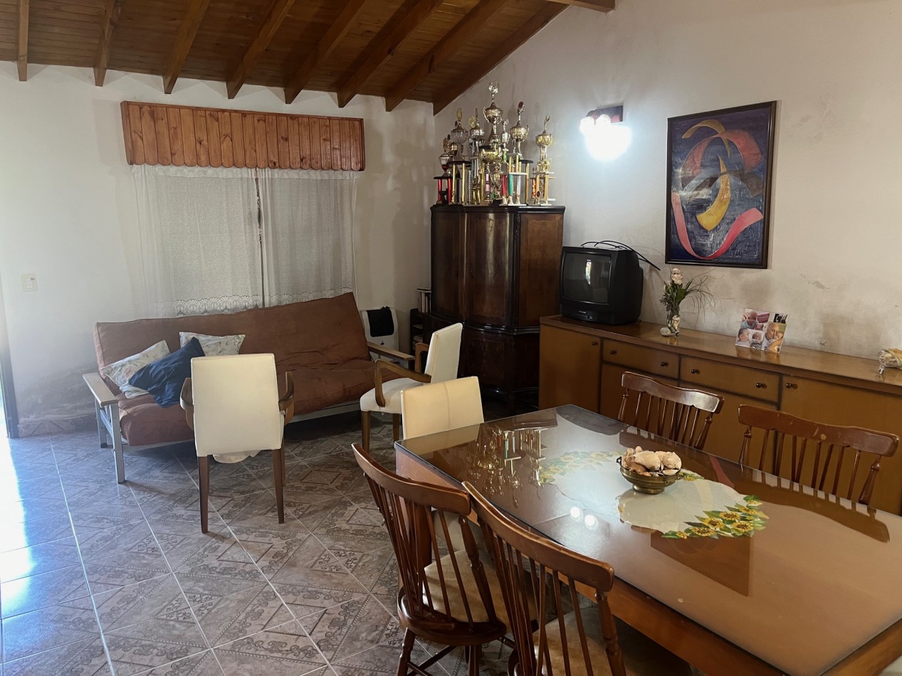 Chalet 4 ambientes - Calle 6 N°2048 e/ 47 y 48 - V5