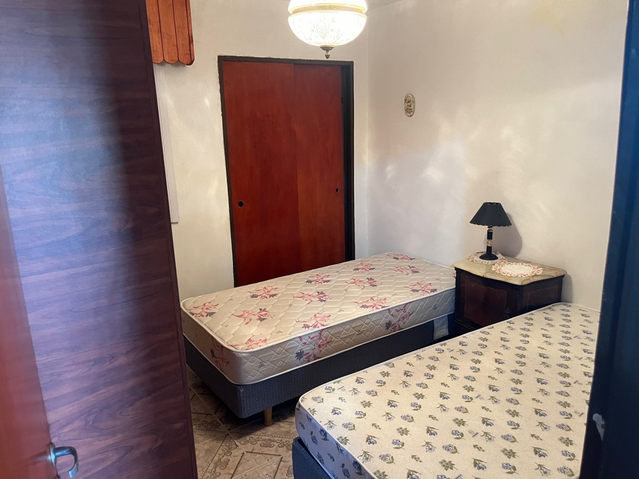 Chalet 4 ambientes - Calle 6 N°2048 e/ 47 y 48 - V5