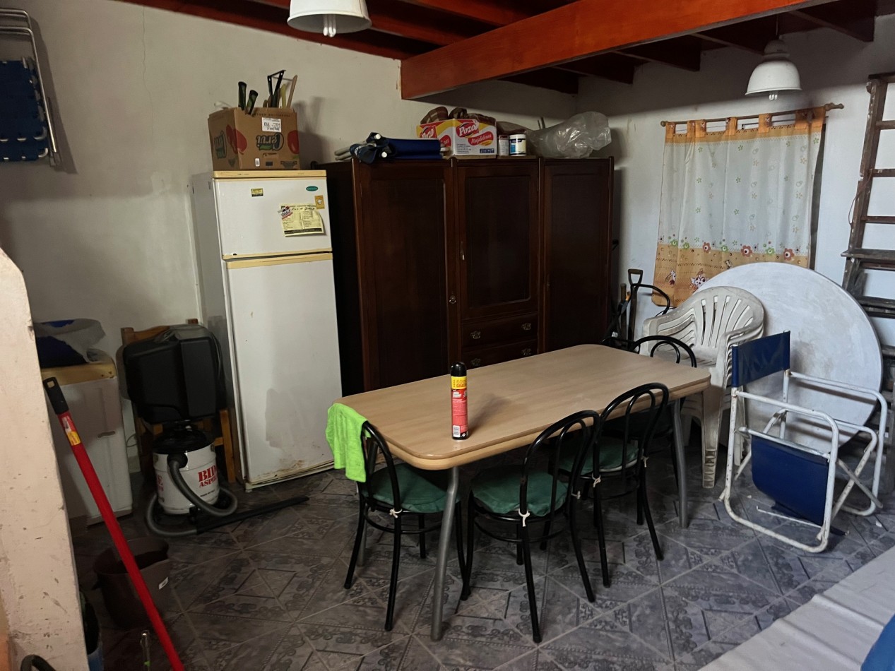 Chalet 4 ambientes - Calle 6 N°2048 e/ 47 y 48 - V5
