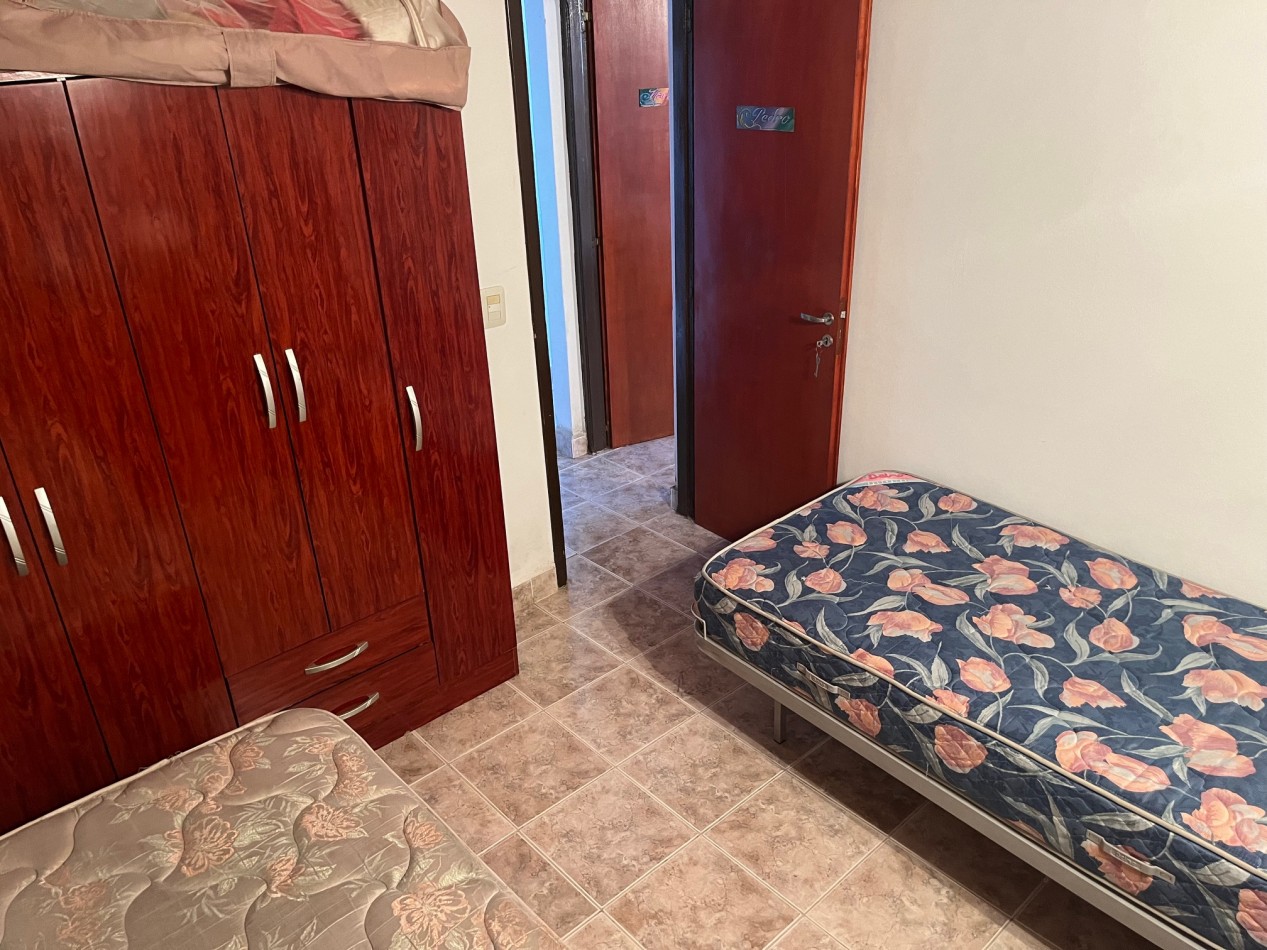 Chalet 4 ambientes - Calle 6 N°2048 e/ 47 y 48 - V5