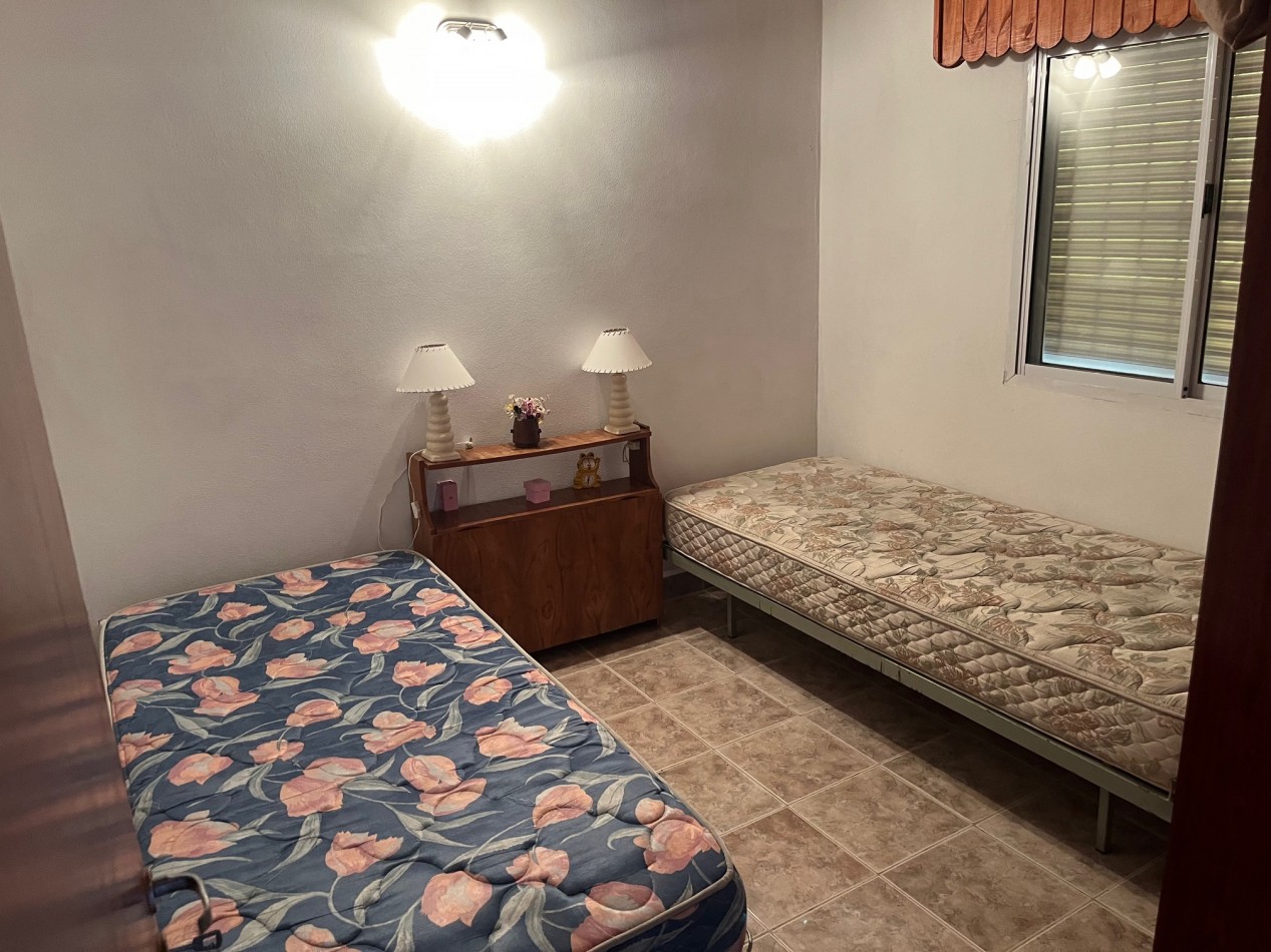Chalet 4 ambientes - Calle 6 N°2048 e/ 47 y 48 - V5