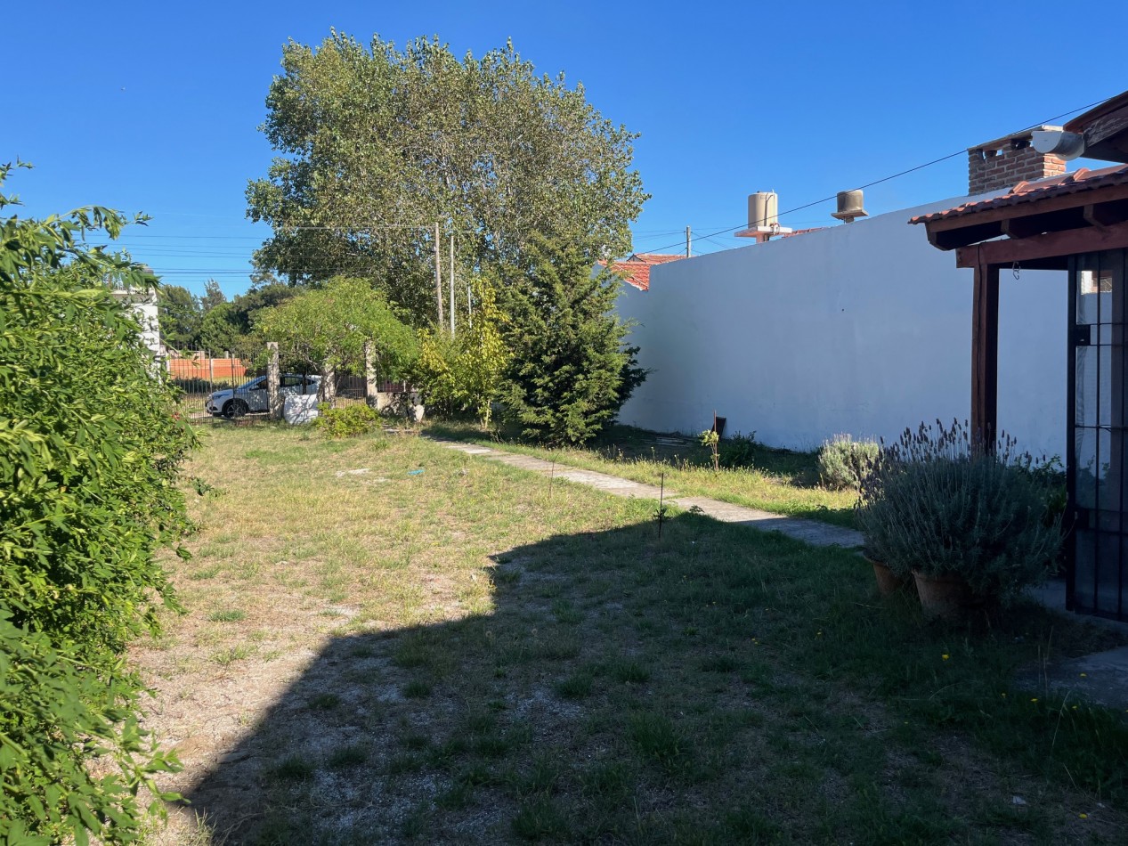 Chalet 4 ambientes - Calle 6 N°2048 e/ 47 y 48 - V5