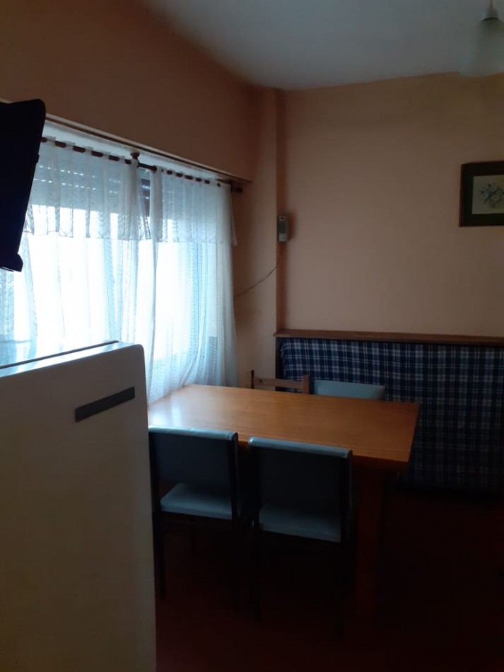 Depto. 2 ambientes - Calle 2 N°1067 e/ 37 y 38 - V76
