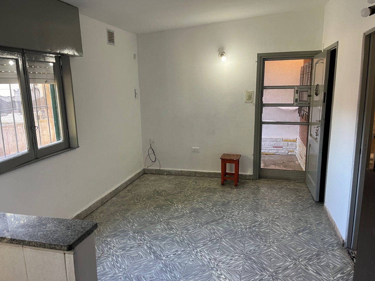 Depto. 3 ambientes - Calle 5 N°1959 e/46 y 47 - V72