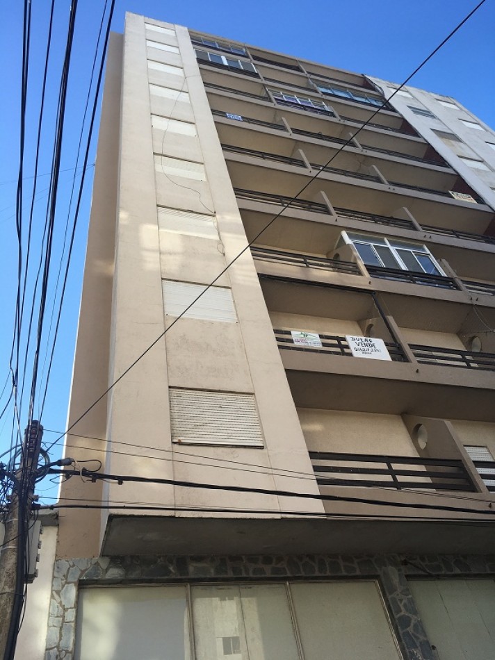 Depto. 3 ambientes - Calle 2 N°870 e/35 y 36 - V67