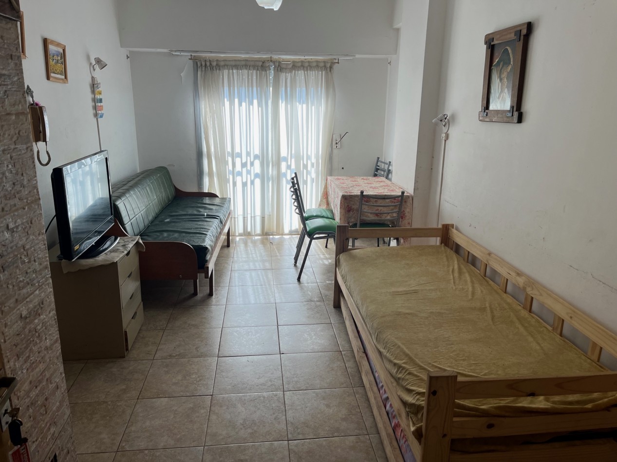 Monoambiente - Calle 2 N°702 e/ 34 - V58