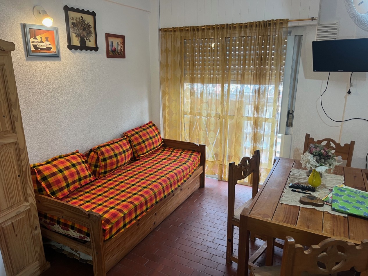 Depto. 2 ambientes - Calle 33 N°267-269 e/2 y 3 - V52