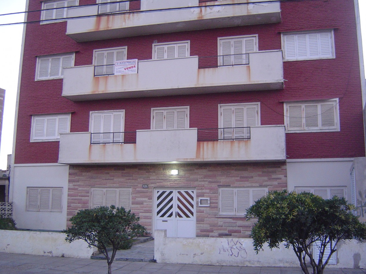 Depto. 2 ambientes - Av. Costanera N°651 e/33 y 34 - V55