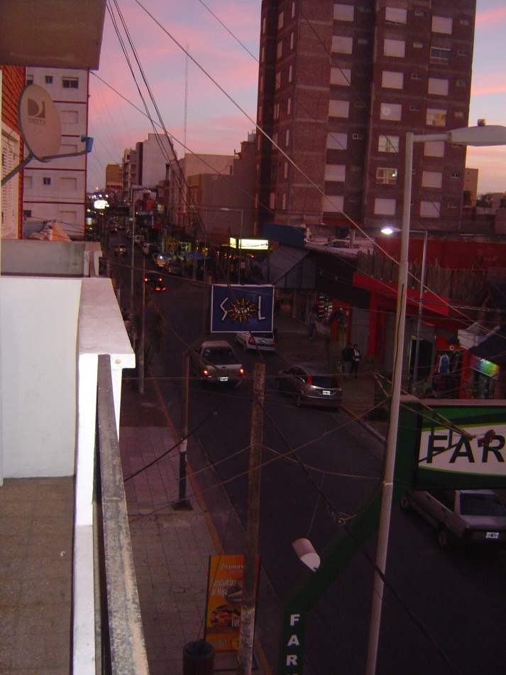 Depto. 2 ambientes - Av. Costanera N°651 e/33 y 34 - V55