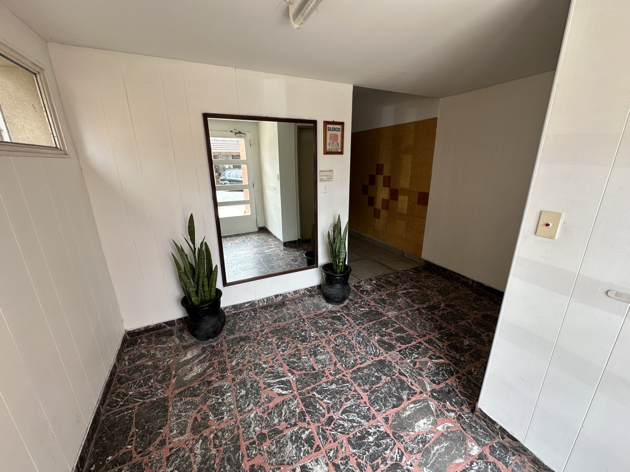 Depto. 3 ambientes - Calle 35 N°252 e/2 y 3 - V50