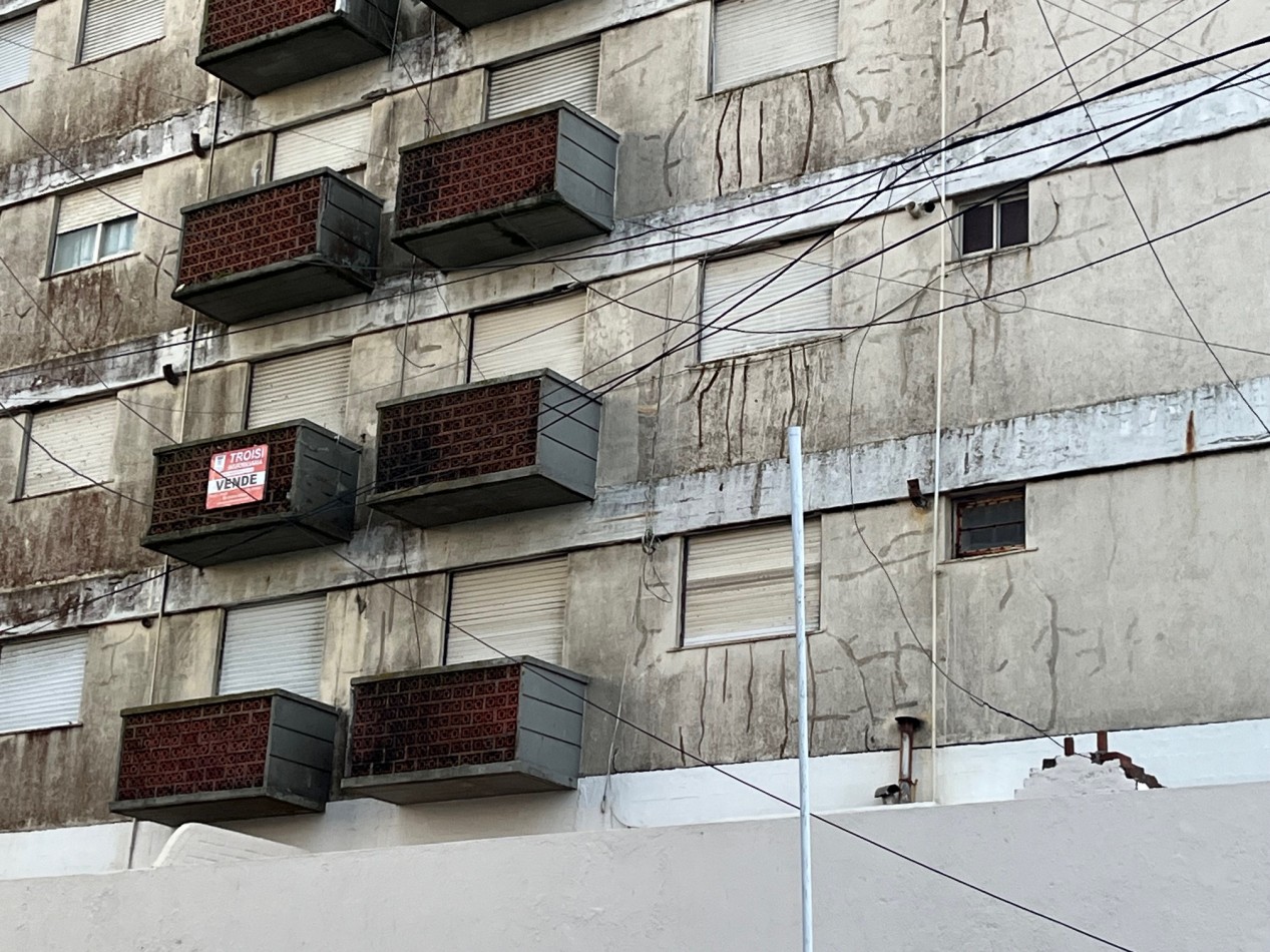 Depto. 3 ambientes - Av. Costanera e/31 y 32 - V40