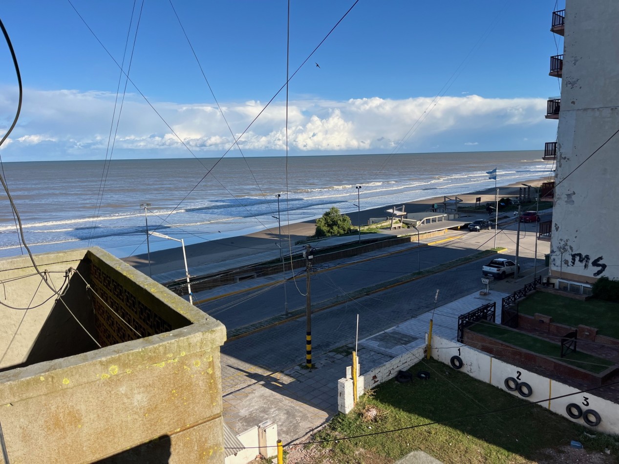 Depto. 3 ambientes - Av. Costanera e/31 y 32 - V40