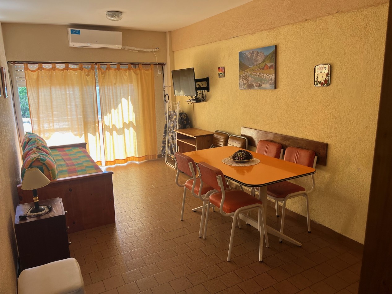Depto. 2 ambientes - Calle 43 N°250 entre 2 y 3 - V15