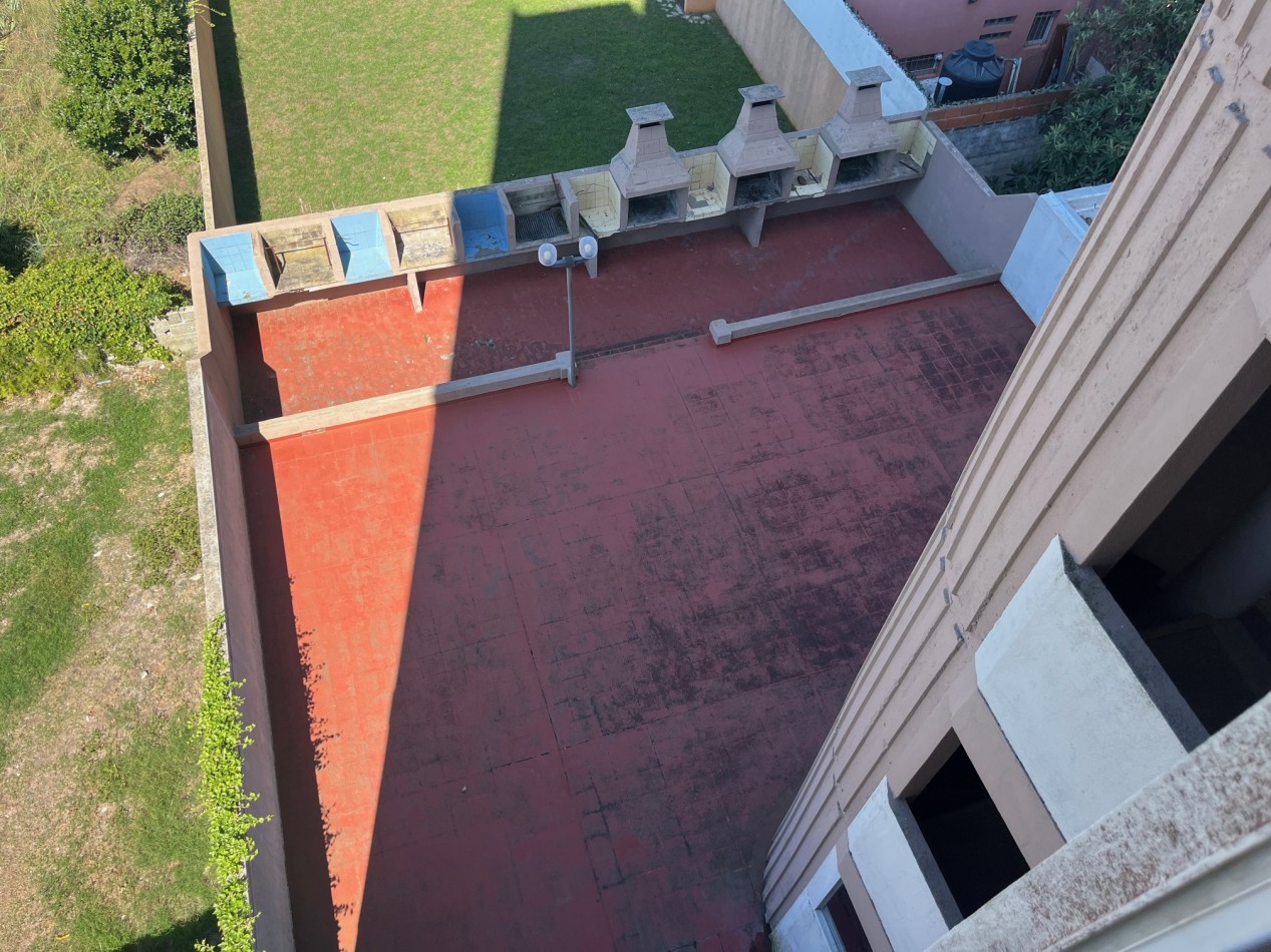 Depto. 2 ambientes - Calle 43 N°250 entre 2 y 3 - V15