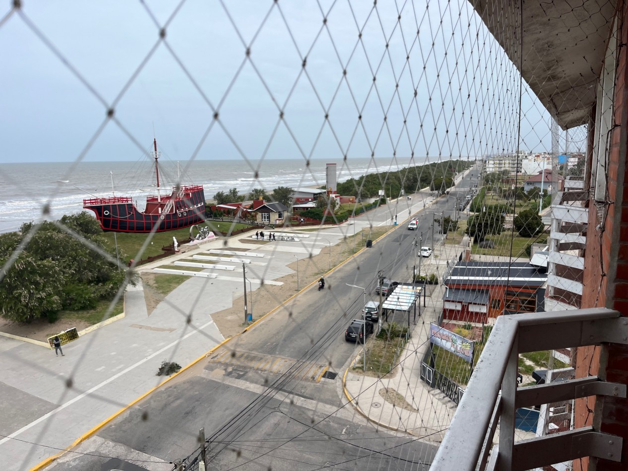 Depto. 3 ½ ambientes c/ cochera Frente al Mar - Calle 39 esq. Costanera - V18