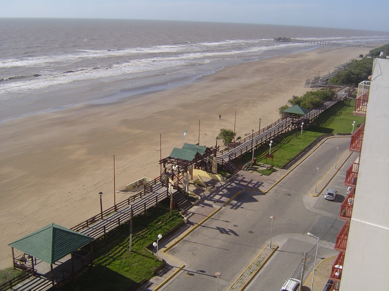 Depto. 2 ambientes - Costanera e/31 y 32 - V20