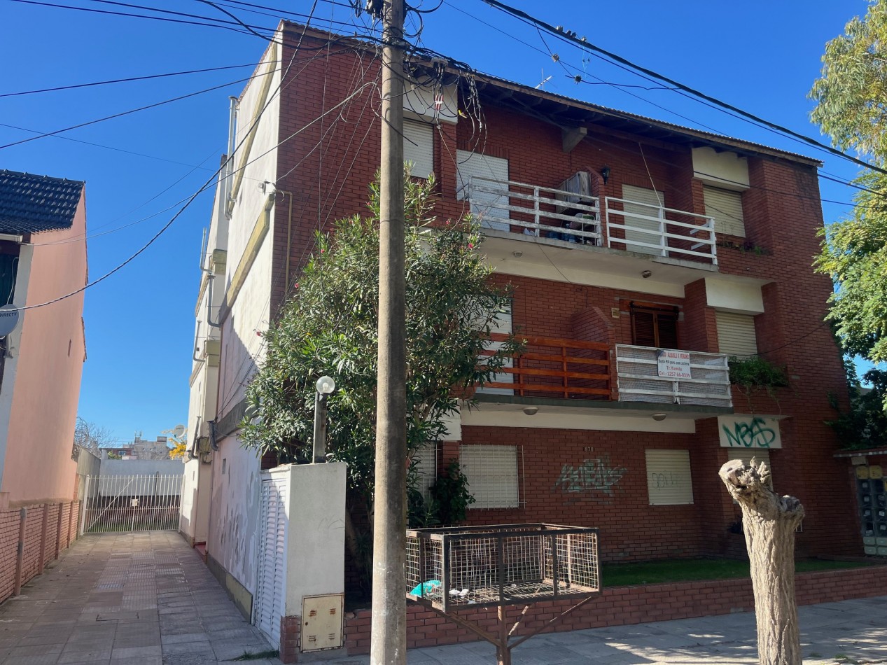 Depto. 2 ambientes - Calle 5 N°878 e/ 35 y 36 - V39