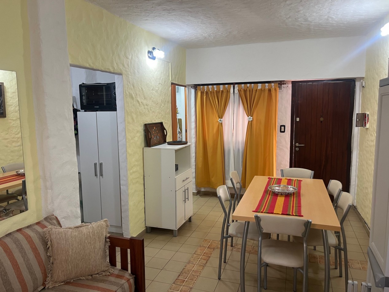 Depto. 2 ambientes - Calle 5 N°878 e/ 35 y 36 - V39