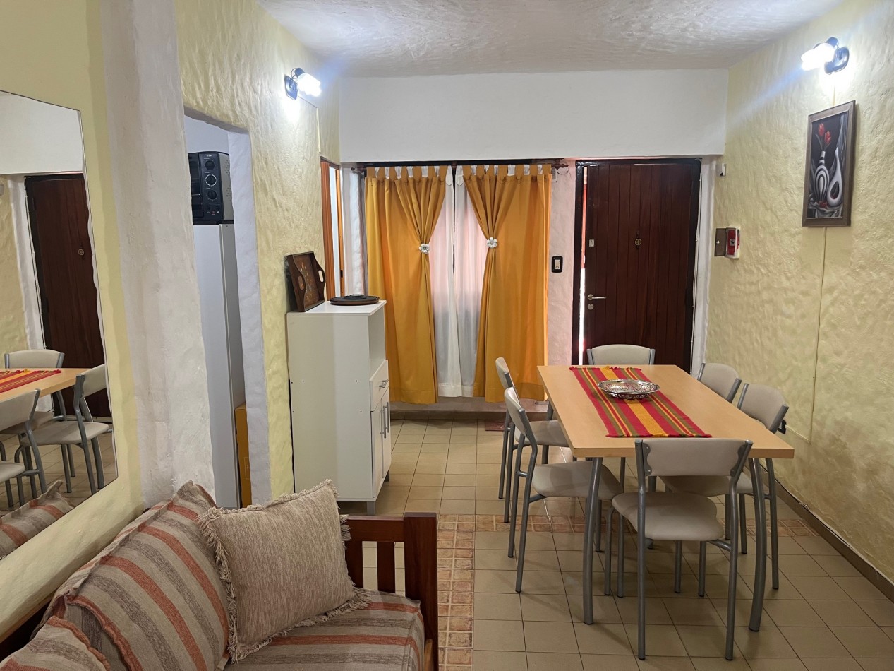 Depto. 2 ambientes - Calle 5 N°878 e/ 35 y 36 - V39